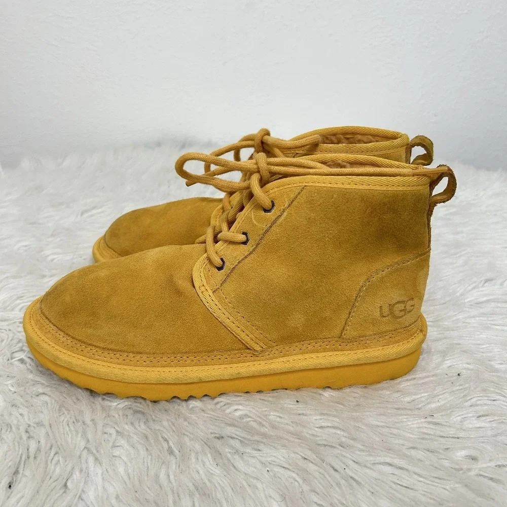 UGG Kids Neumel Sheepskin Chukka‎ Boots Golden Yellow Size 4 Tie Up Plush Lining